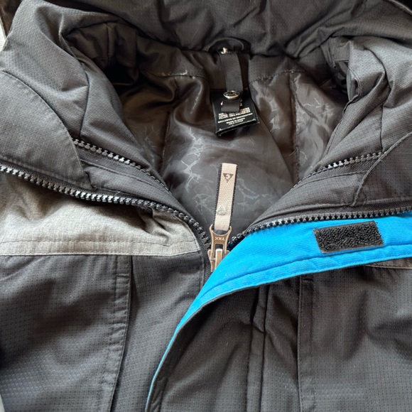 2-in-1 Gerry’s Youth Jacket. Size Medium (10-12) Preowned/Good Condition. - Picture 6 of 16